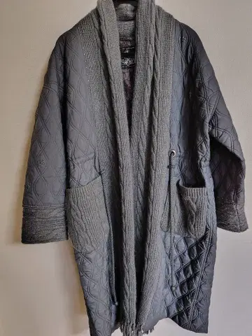 이타리야 그레이 퀼팅 롱 코트