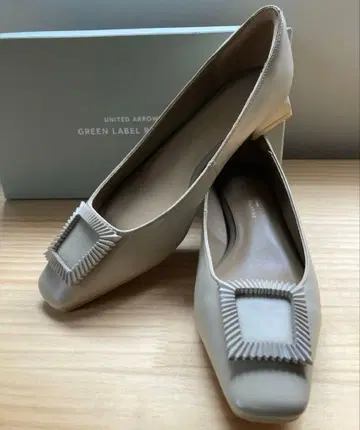 [ 미사용 새상품 ] 그린 라벨 릴랙싱 스퀘어 버클 펌프스 23cm