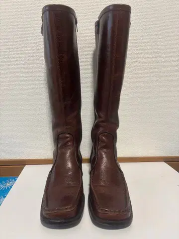 브라운 가죽 롱 부츠 지퍼 포함