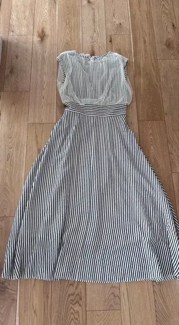 슬리브리스 스트라이프 롱 원피스