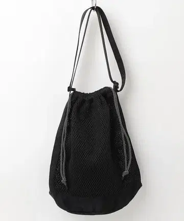 노마디스 숄더백