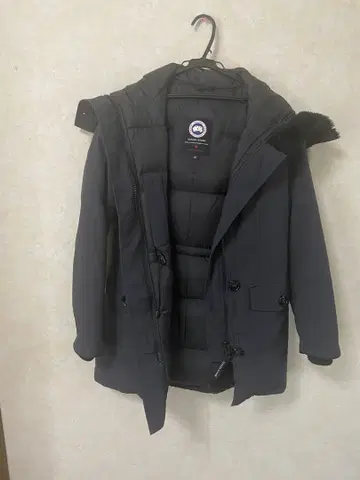 Canada Goose 다운 자켓 후드 부착