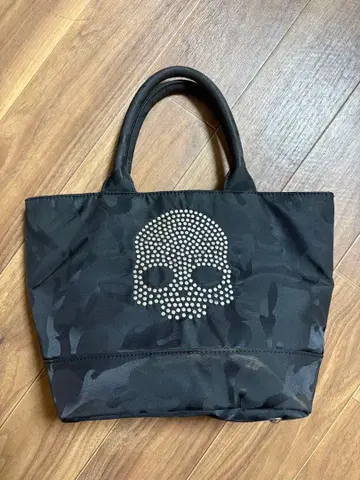 스컬 스터드 카모플라쥬 토트백