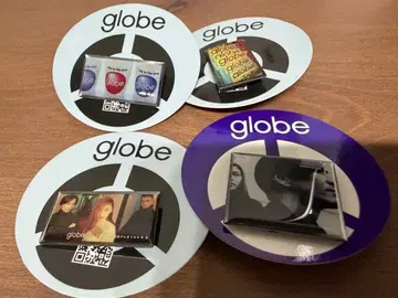 globe 30주년 기념 핀 배지 4개 세트