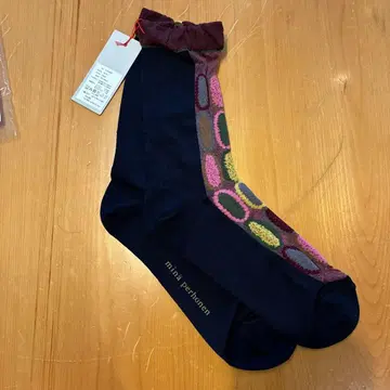 미나 페르호넨 타르트 네이비 삭스