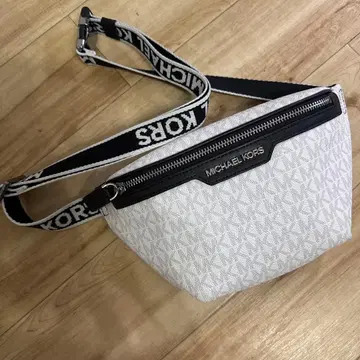 MICHAEL KORS 바디백 새상품급
