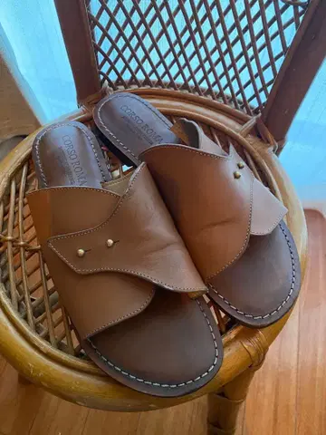 CORSO ROMA 9 브라운 가죽 샌들