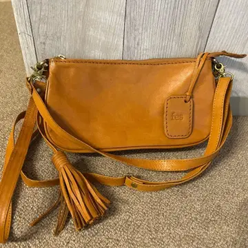 fes 카멜 가죽 숄더백