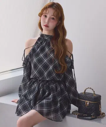 오프숄더 프릴 체크 무늬 미니 원피스 F 사이즈