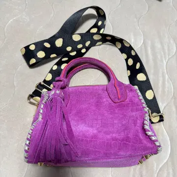 스웨이드 와이드 스트랩 숄더백