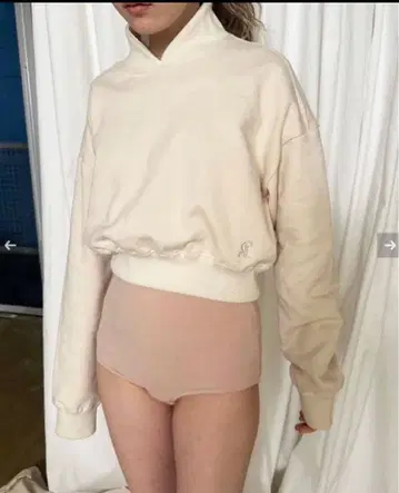 SKIN x EDIT. FOR LULU 콜라보 크롭 맨투맨