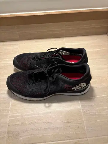 THE NORTH FACE 블랙스니커즈 27.0