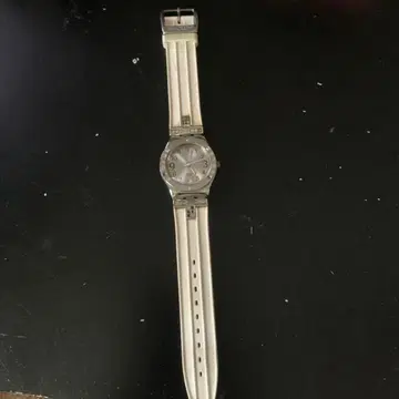 Swatch 실버/화이트 손목시계