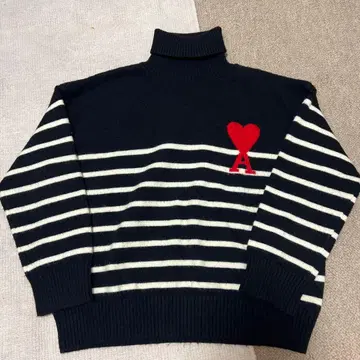 스트라이프 터틀넥 니트