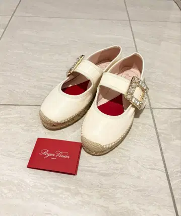 Roger Vivier 버클 장식 화이트 펌프스