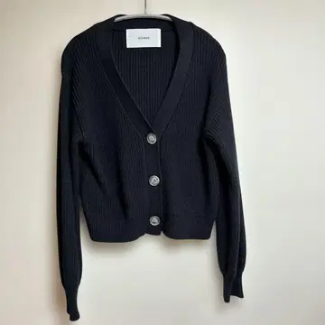 ADAWAS [ 고메이 유코 씨 콜라보 ] [ 워셔블 ] 숏 V넥 가디건