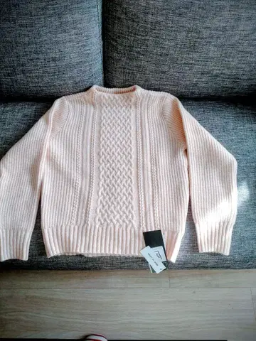 [ 새상품 ] 미사용 택 포함! COUP DE CHANCE 스웨터