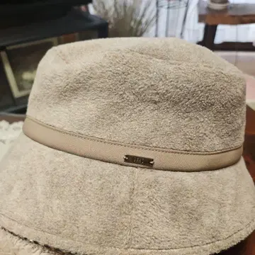 DAKS 베이지 플리스 햇 M