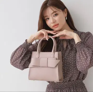 [ Couture Brooch ] 리본 디자인 스퀘어 백