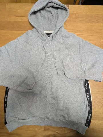 RVCA 그레이 후드 부착 후드티