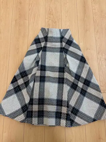 스나이델 로빙 체크 스커트
