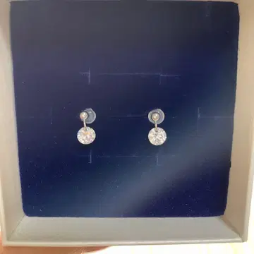 TSUTSUMI 큐빅 귀걸이 10K 화이트 골드