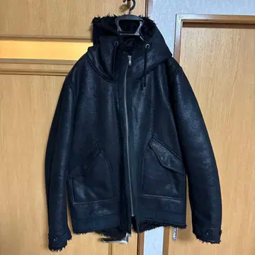 후드 부착 블랙 가죽풍 자켓