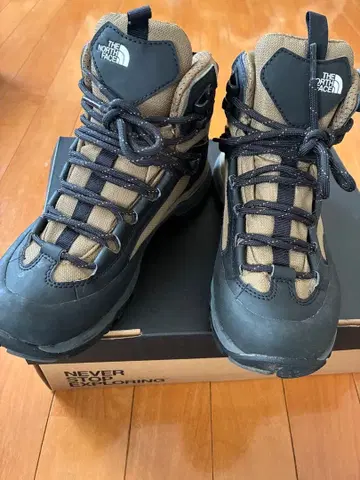 THE NORTH FACE 트레킹 슈즈 베이지/블랙