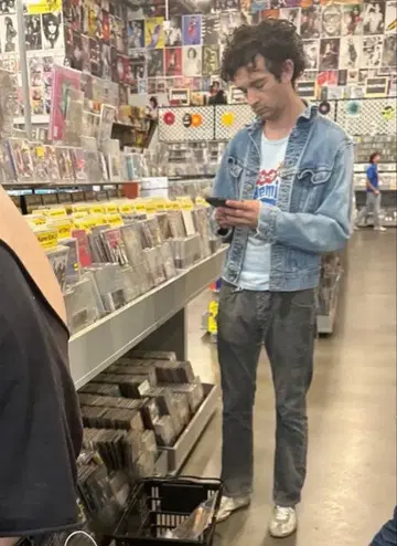 칸데미나 그래픽 T셔츠 반팔 라이트 그레이