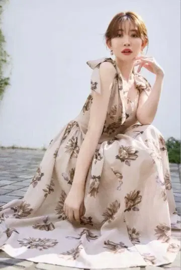 Herlipto Sunflower-Printed Midi Dress