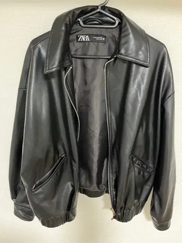 ZARA 블랙 가죽 자켓 M 사이즈