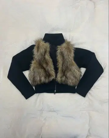 퍼 달린 블랙 니트탑 (리버서블)