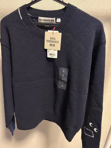 새상품 UNIQLOANYA HINDMARCH 네이비 니트 스웨터 S