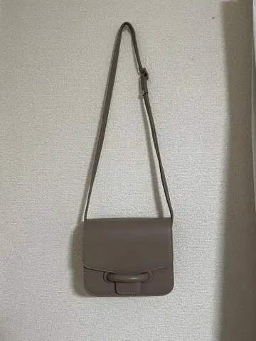 그레이 숄더백 합성 피혁