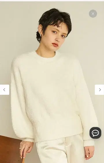 온워드#Newans 화이트 크루넥 스웨터