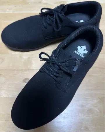 DESCENTE 데상트 신발 스니커즈 24cm