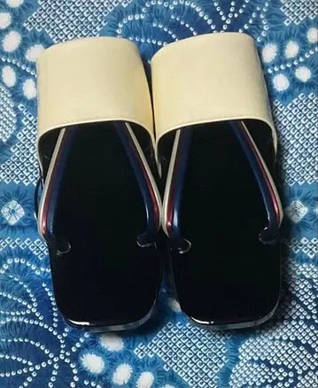 전통적인 일본 나막신 발가락 가죽 포함 1223