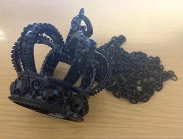 수요일의 앨리스 목걸이 왕관 블랙 빅 크라운