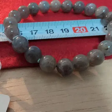 래브라도 라이트 팔찌입니다.