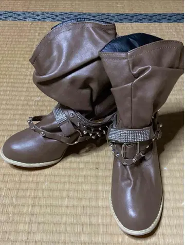 새상품 비쥬 스택 부츠 브라운