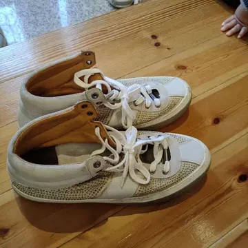 JIMMY CHOO 화이트 하이컷 스니커즈