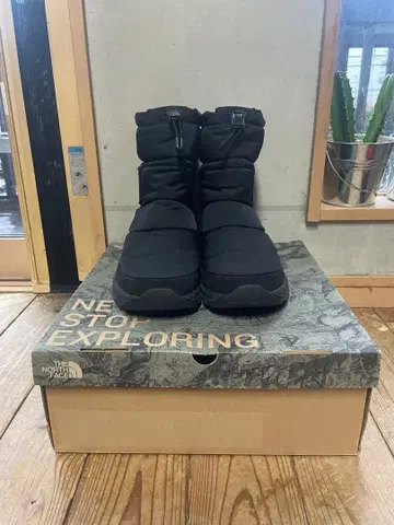 THE NORTH FACE 블랙 부츠