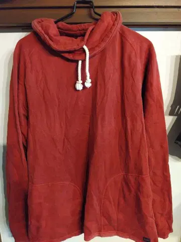 Good On 롤넥 맨투맨 레드