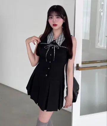 블랙 슬리브리스 미니 원피스