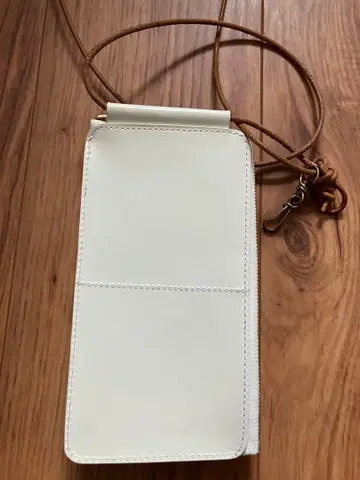 화이트 스마트폰 숄더백