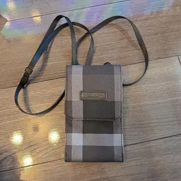 BLACK LABEL 스마트폰 숄더백 그레이 계열 체크