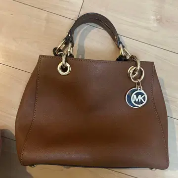 Michael Kors 브라운 숄더백