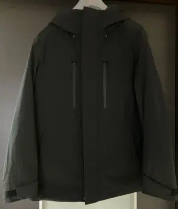 새상품 유니클로 하이브리드 다운 파카 2025 모델