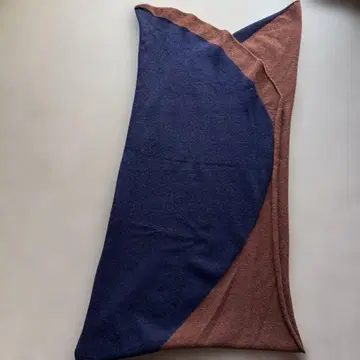 요건 레일 비대칭 디자인 스톨