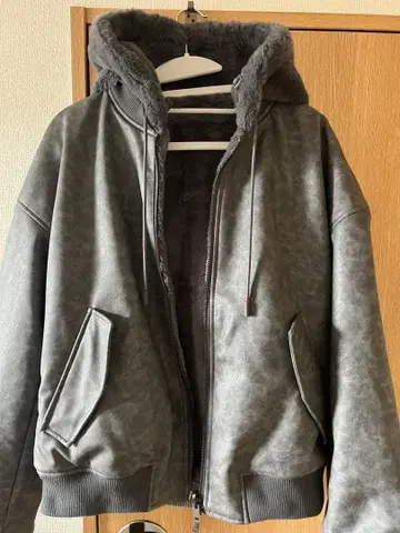 ZARA 후드 부착 그레이 합성 피혁 보아 자켓 [ 컨디션 최상 ]